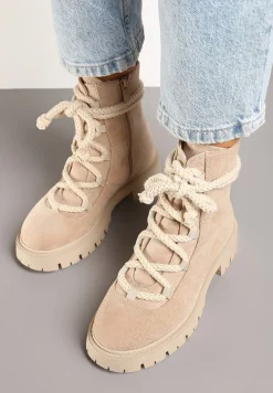 Beżowe Botki na Tłoczonej Platformie Ozdobione Wiązaniem Innorella