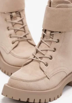 Beżowe Botki w Stylu Workerów Ozdobione Szerokim Paskiem Helestia