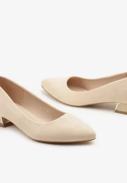 Beżowe Czółenka na Słupku Ozdobione Metaliczną Ozdobą Panesha