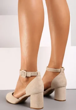 Beżowe Czółenka na Słupku ze Skórzaną Wkładką Ozdobione Paskiem przy Kostce Clarissara