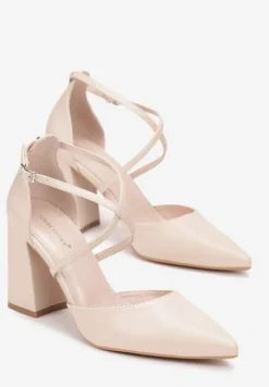 Beżowe Czółenka na Słupku ze Sprzączką i Szpiczastym Noskiem Crossmel