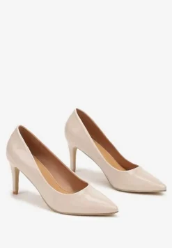 Beżowe Czółenka na Szpilce w Klasycznym Stylu Naolita