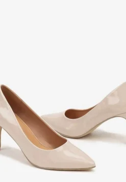 Beżowe Czółenka na Szpilce w Klasycznym Stylu Naolita