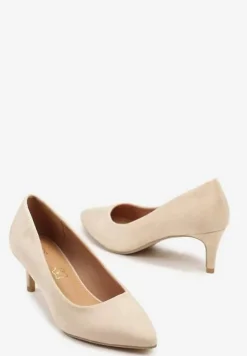 Beżowe Czółenka na Szpilce w Klasycznym Stylu Savora