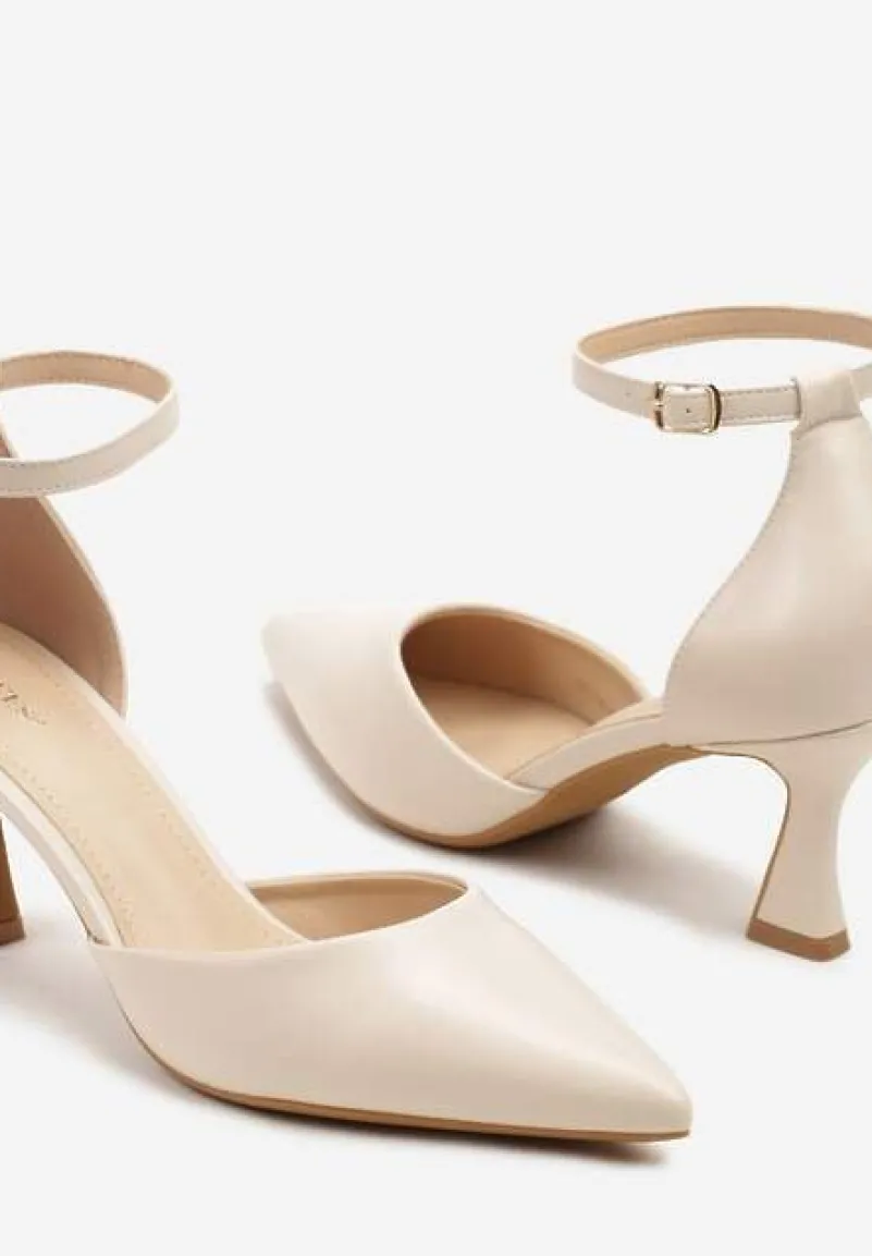 Beżowe Czółenka Vices na Klepsydrze z Noskiem w Szpic i Klamerką Nusithia