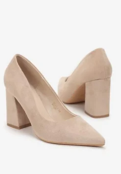 Beżowe Czółenka z Ekozamszu na Słupku Michasa