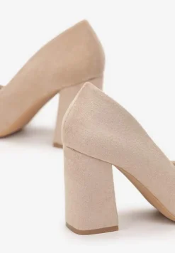 Beżowe Czółenka z Ekozamszu na Słupku Michasa