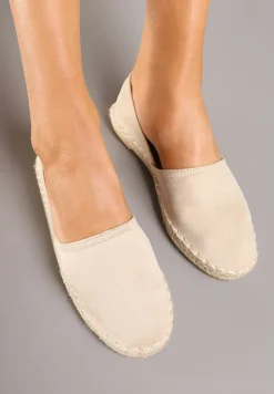 Beżowe Espadryle Ozdobione Wyciętą Cholewką i Plecionką Wommea