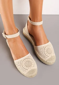 Beżowe Espadryle na Płaskiej Podeszwie z Ażurowym Zdobieniem Zapinane Wokół Kostki Vizimaia