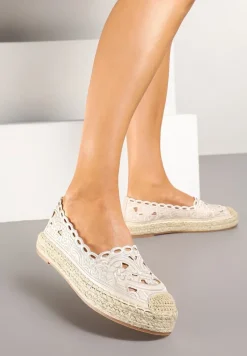Beżowe Espadryle na Podeszwie z Plecionki Zdobione Ażurowym Wzorem Elnil