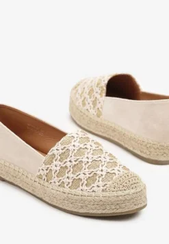 Beżowe Espadryle Ozdobione Plecionką i Geometrycznym Motywem Sdivoria