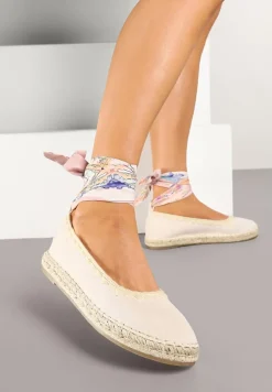 Beżowe Espadryle ze Wzorzystym Wiązaniem Przy Kostce Zdobione Plecionką Lortevia