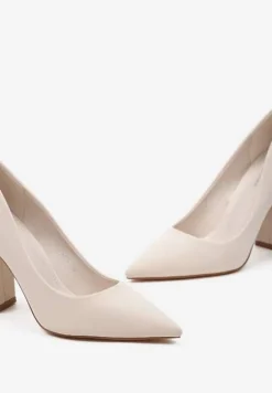 Beżowe Gładkie Czółenka na Słupku z Imitacji Skóry ze Szpiczastym Noskiem Yseillve