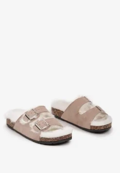 Beżowe Kapcie na Płaskiej Podeszwie z Paskami i Klamrami Cialetta