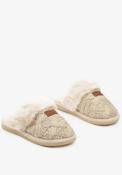 Beżowe Kapcie na Płaskiej Podeszwie z Naszywką i Futerkiem Sialenna