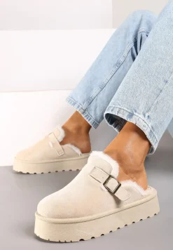 Beżowe Kapcie na Platformie Wykończone Paskiem z Klamrą Nevelora