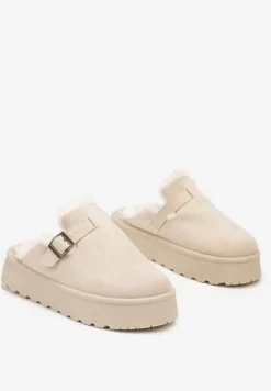 Beżowe Kapcie na Platformie Wykończone Paskiem z Klamrą Nevelora