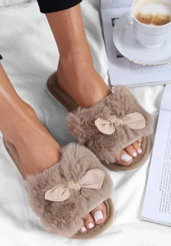 Beżowe Kapcie Tryphadia