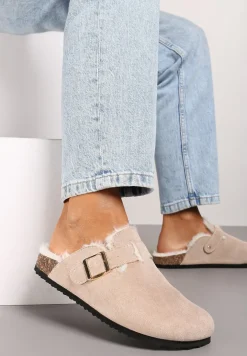 Beżowe Kapcie z Imitacji Zamszu na Korkowej Podeszwie z Ozdobną Klamrą Riaseth