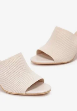 Beżowe Klapki Aisa