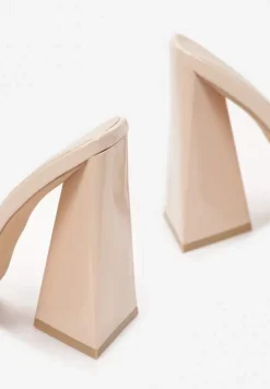 Beżowe Klapki Aurabelle