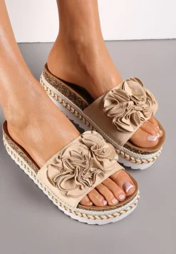 Beżowe Klapki na Dekoracyjnej Platformie z Szerokim Paskiem Manilin