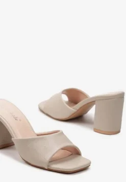 Beżowe Klapki na Obcasie z Szerokim Paskiem Nezewia