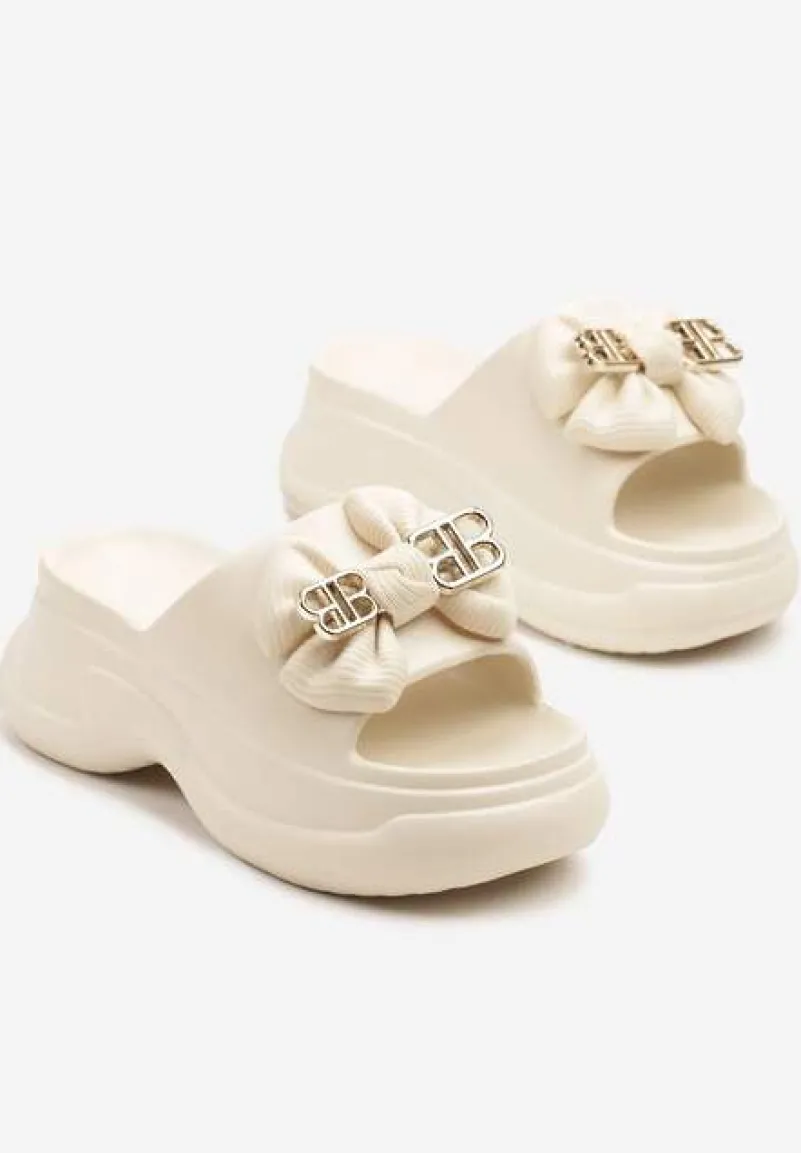 Beżowe Klapki na Platformie z Kokardką i Metalicznymi Aplikacjami Telanis