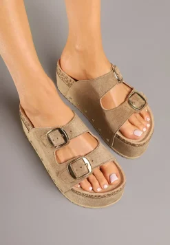 Beżowe Klapki na Platformie Ozdobione Nitami Linarienna