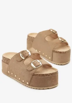 Beżowe Klapki na Platformie Ozdobione Nitami Linarienna