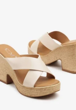 Beżowe Klapki na Słupku i Platformie Ozdobione Plecionką Tallexia