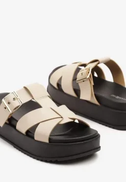 Beżowe Klapki Ozdobione Kwadratową Klamrą Gavrila