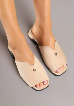 Beżowe Klapki Vices z Ozdobą i Geometryczną Cholewką Tilavira