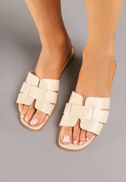 Beżowe Klapki z Geometryczną Cholewką Pollevela