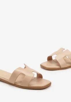 Beżowe Klapki z Imitacji Skóry z Ozdobnymi Wycięciami i Kwadratowym Noskiem Rosila