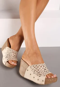 Beżowe Klapki z Imitacji Zamszu na Koturnie z Korka z Ażurowym Paskiem Dimllia