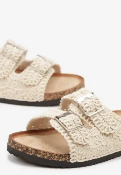 Beżowe Klapki z Ozdobnymi Klamrami Ralindrea