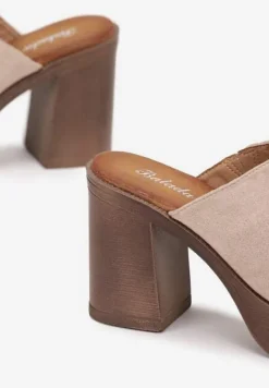 Beżowe Klapki z Szerokim Paskiem na Słupku w Stylu Drewniaków Sabirah