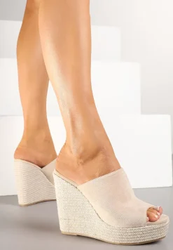 Beżowe Klapki z Szerokim Paskiem i Plecionym Koturnem Relivan