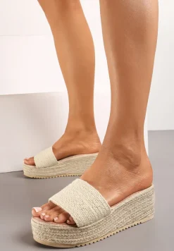 Beżowe Klapki z Wyściółką z Ekozamszu na Koturnie Ozdobionym Plecionką Fitesa