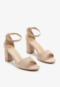 Beżowe Klasyczne Sandały z Ekozamszu na Słupkowym Obcasie Deorniel