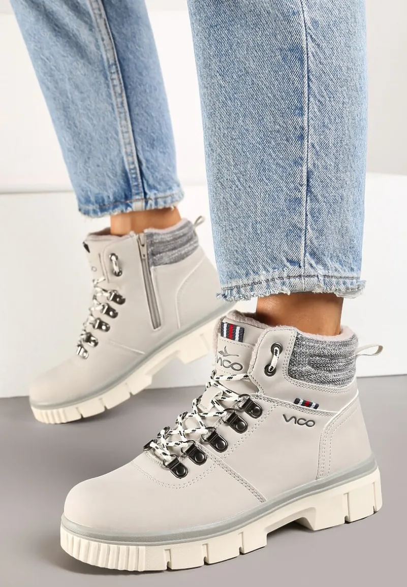 Beżowe Klasyczne Traperki na Płaskiej Podeszwie Zdobione Materiałową Wstawką Oceella