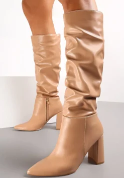 Beżowe Kozaki na Obcasie z Noskiem w Szpic i Marszczoną Cholewką Molla