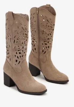 Beżowe Kozaki na Słupku ze Skórzaną Wkładką i Ażurowym Wzorem Arresia