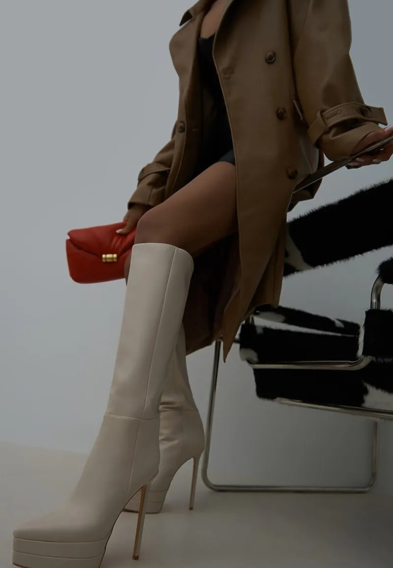 Beżowe Kozaki przed Kolano na Platformie i Szpilce Hezoppe