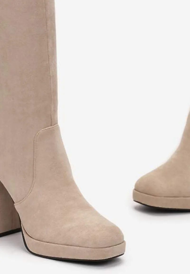 Beżowe Kozaki Przed Kolano na Wysokim Słupku i Platformie z Ekozamszu Geotta