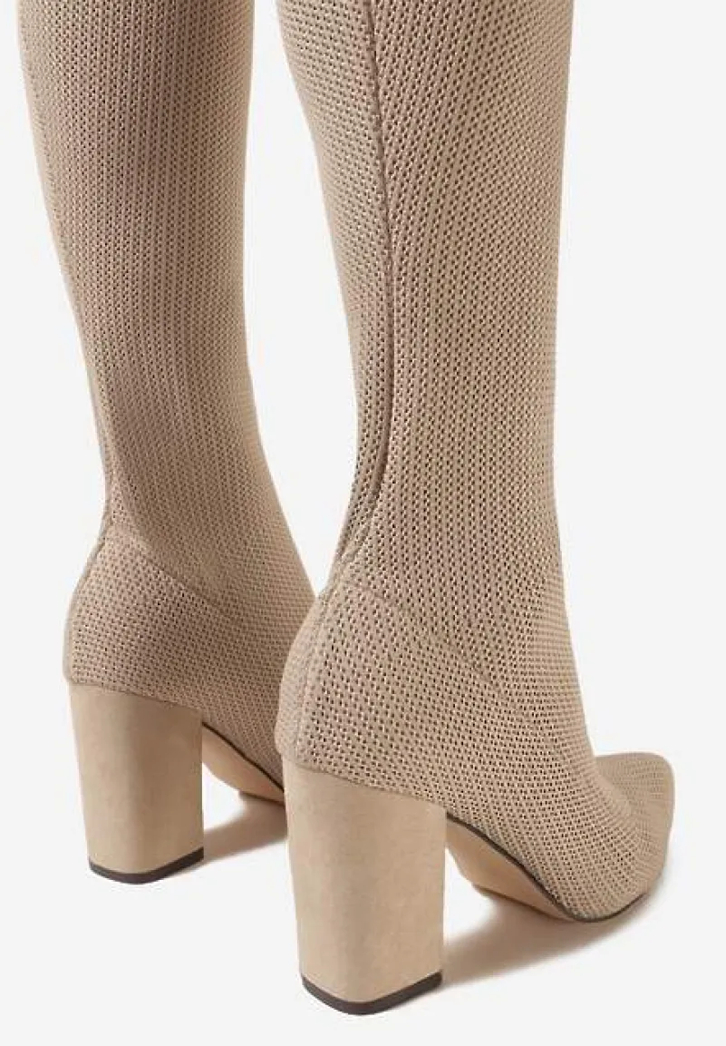 Beżowe Kozaki Throw