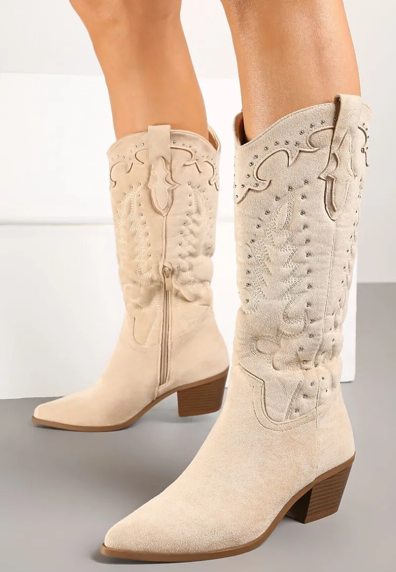 Beżowe Kozaki Typu Kowbojki na Niskim Obcasie z Cholewką Zdobioną Nitami Niawenna