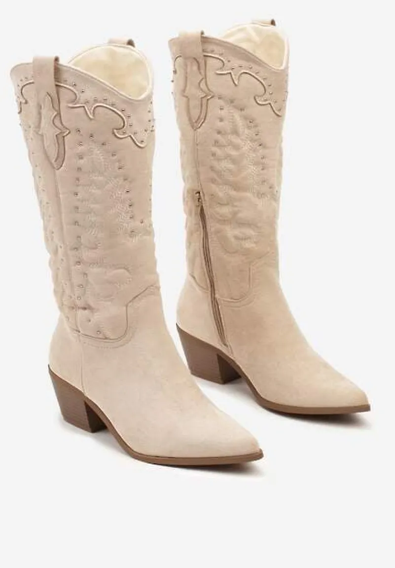 Beżowe Kozaki Typu Kowbojki na Niskim Obcasie z Cholewką Zdobioną Nitami Niawenna