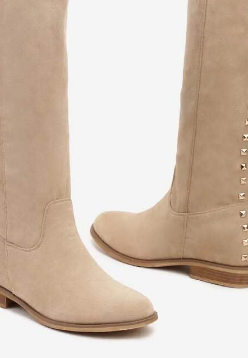 Beżowe Kozaki z Imitacji Zamszu z Okrągłymi Noskami i Ćwiekami Matrir